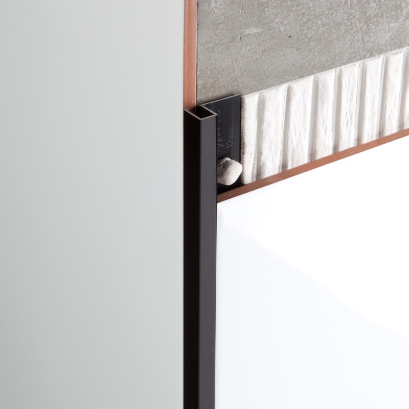 Novolistel 3 Alu. 12x2500 Negro Brillo-124