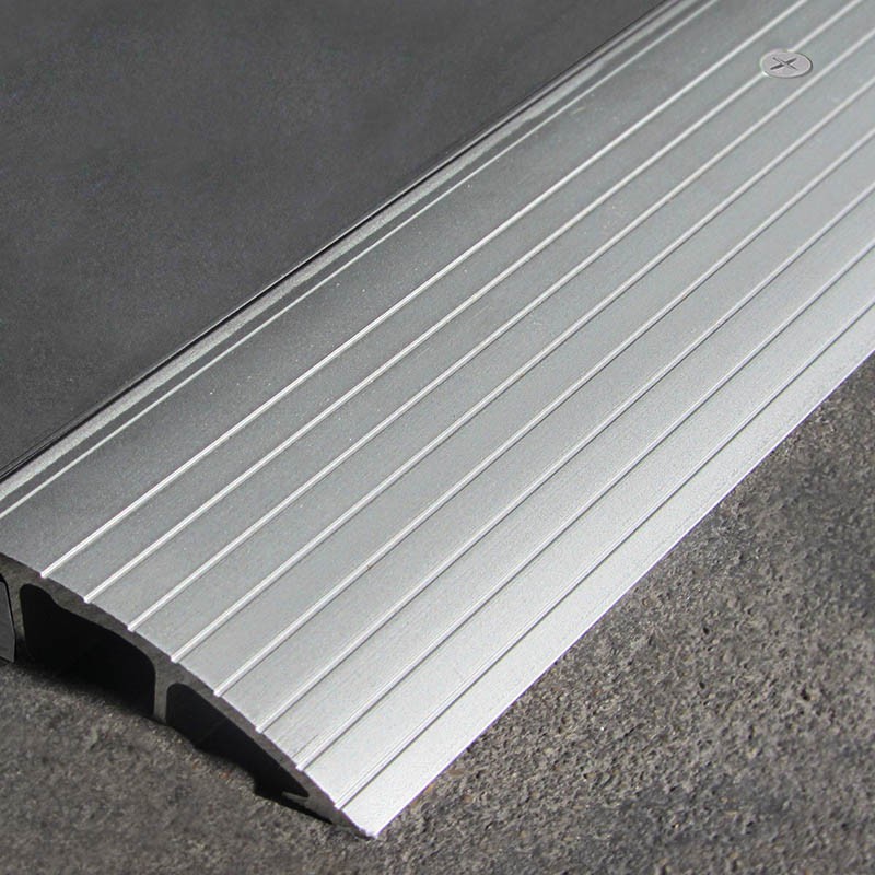 Novonivel Access 10x2500 Plata mate-13 C/agujeros