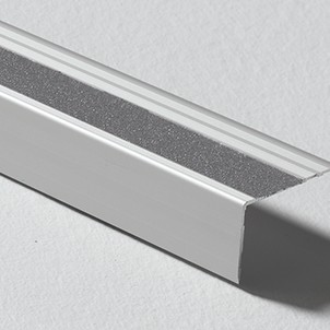 Novopeldaño Safety Alu. 65x1000 Pl-Gris